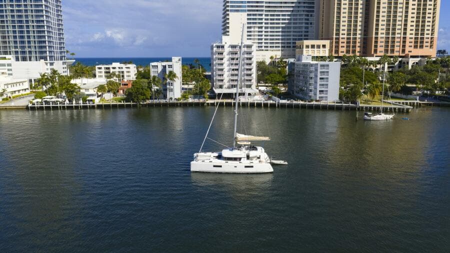 2021 Lagoon 52F