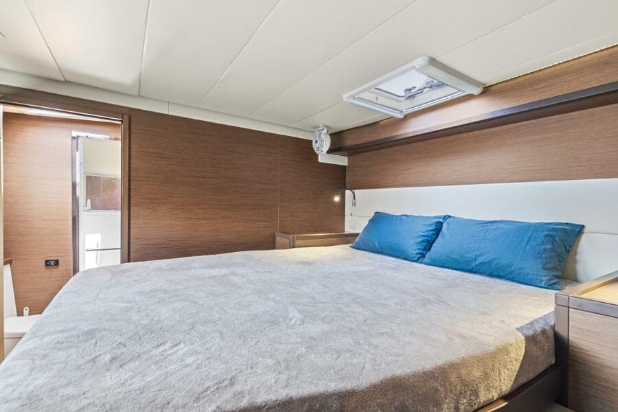 2021 Lagoon 52F