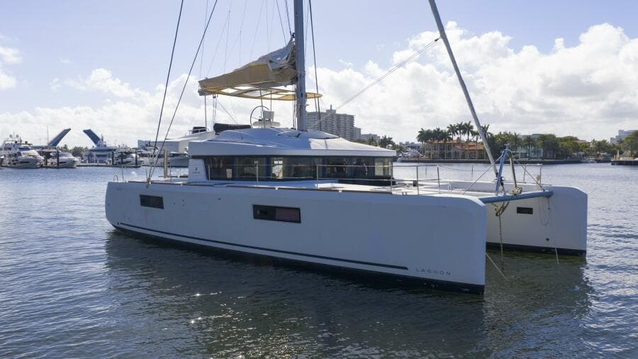 2021 Lagoon 52F
