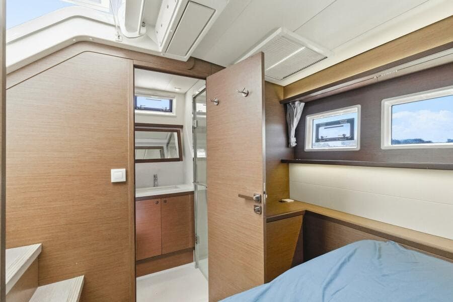 2021 Lagoon 52F