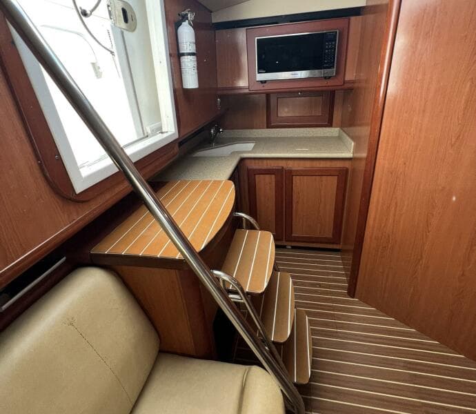 2007 Luhrs 41 Hardtop Express