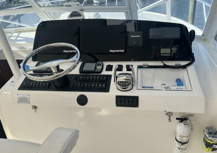 2007 Luhrs 41 Hardtop Express