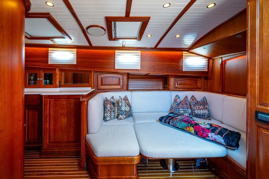 2021 Hinckley Talaria 55 Flybridge MKII