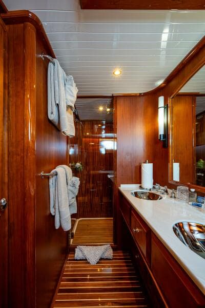 2021 Hinckley Talaria 55 Flybridge MKII