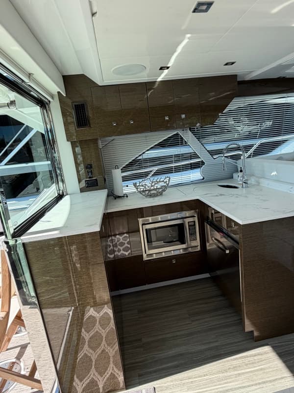 2020 Cruisers Yachts 50 CANTIUS