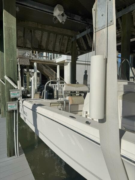 2016 Robalo 226 Cayman