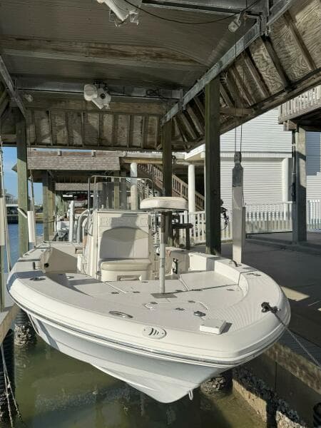 2016 Robalo 226 Cayman
