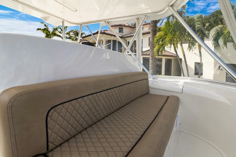 Fwd Flybridge Seating