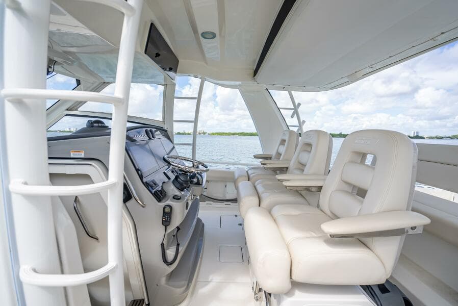 2016 Boston Whaler 