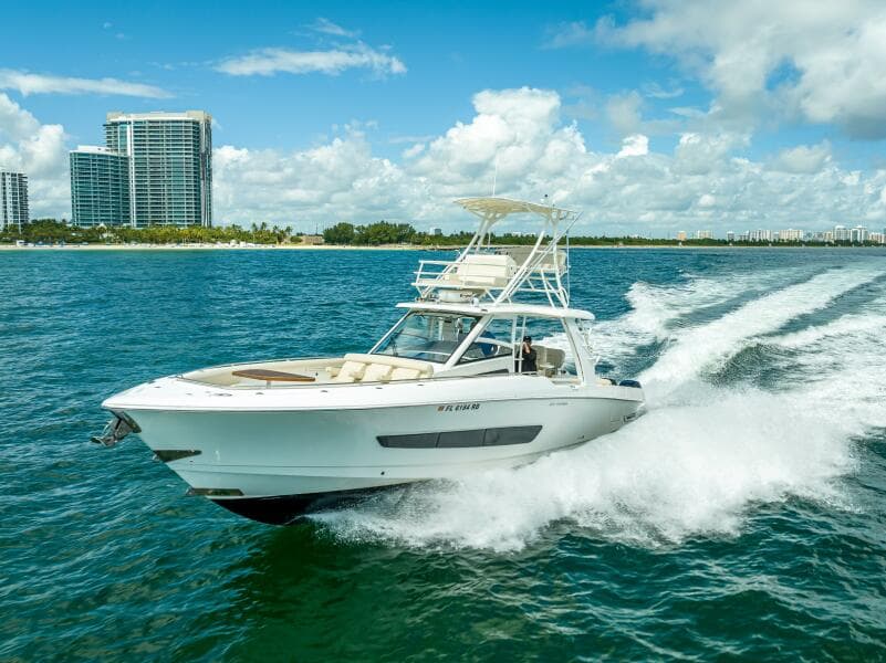2016 Boston Whaler 