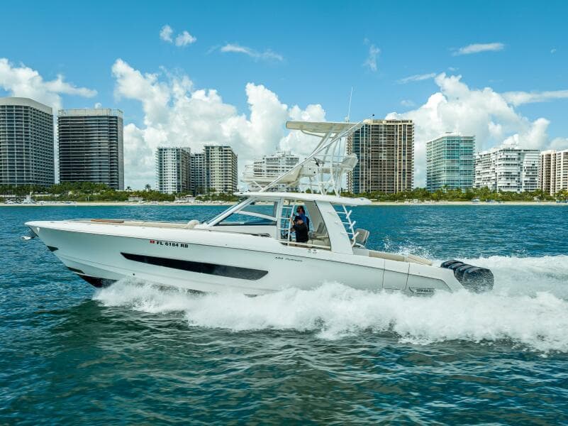 2016 Boston Whaler 
