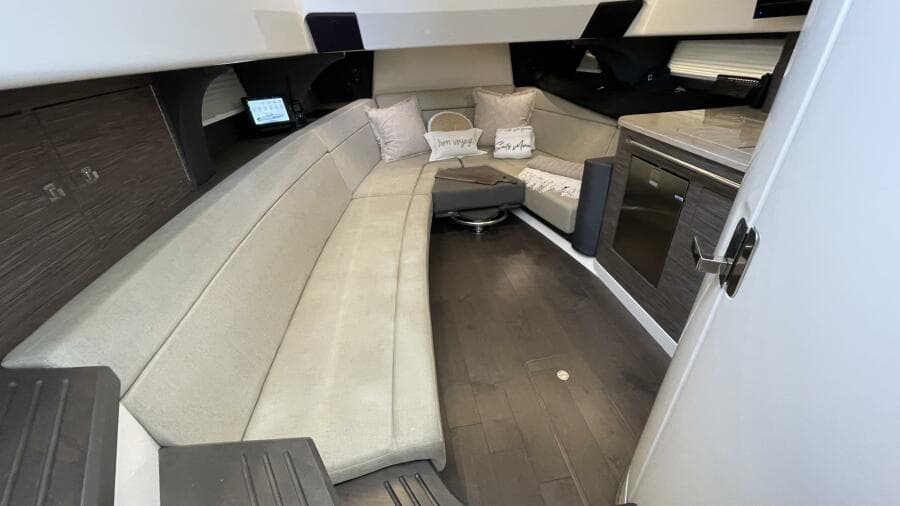 2016 Boston Whaler 