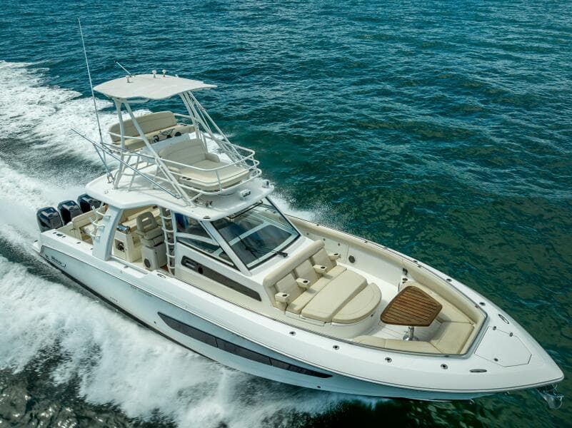 2016 Boston Whaler 