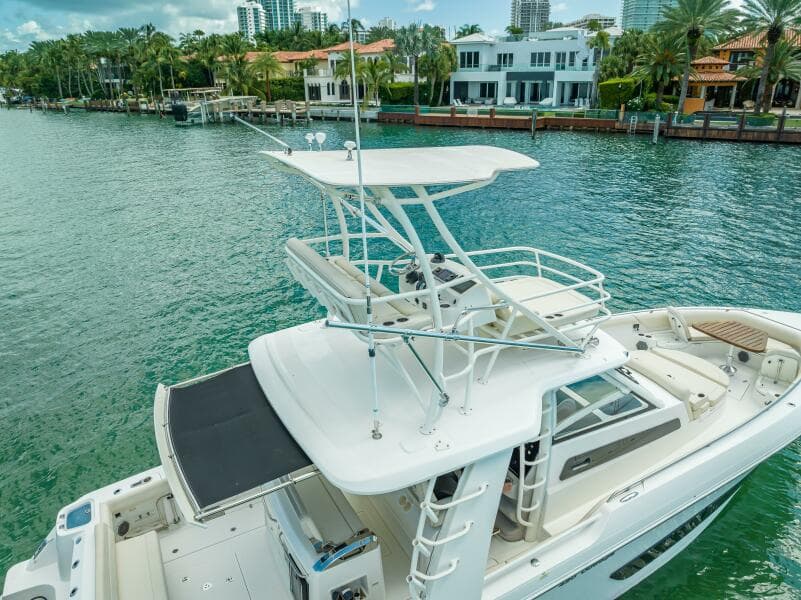 2016 Boston Whaler 