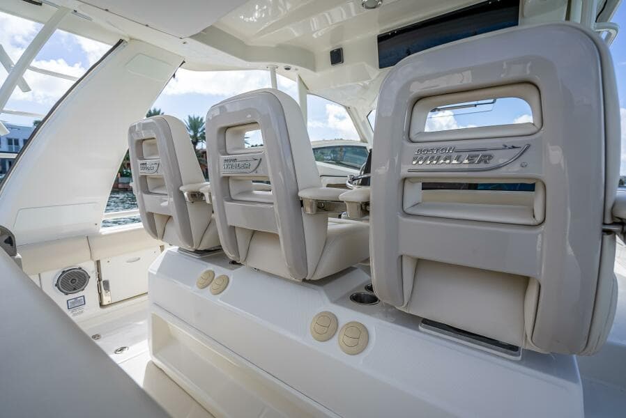 2016 Boston Whaler 