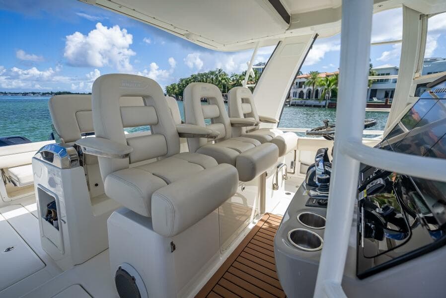 2016 Boston Whaler 