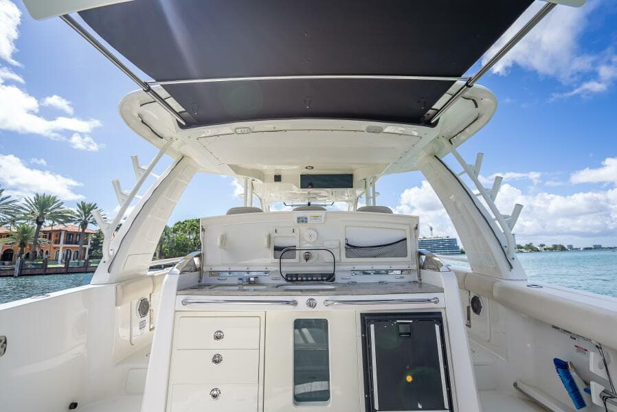 2016 Boston Whaler 