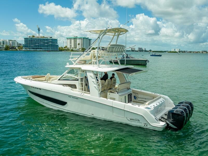 2016 Boston Whaler 