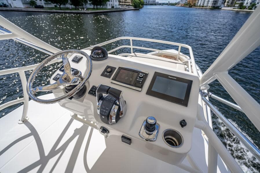 2016 Boston Whaler 