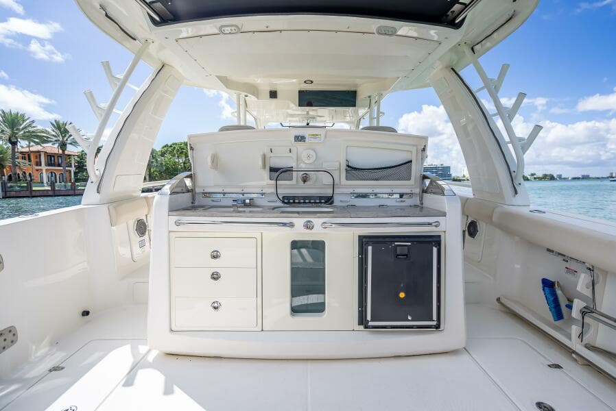 2016 Boston Whaler 