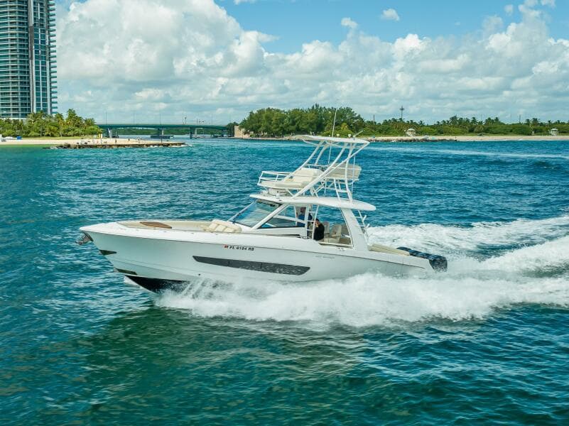 2016 Boston Whaler 