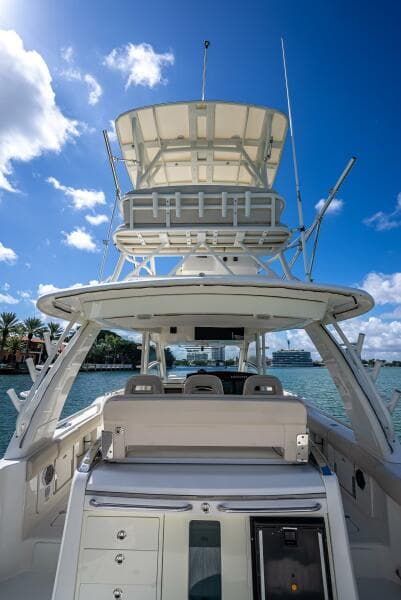 2016 Boston Whaler 