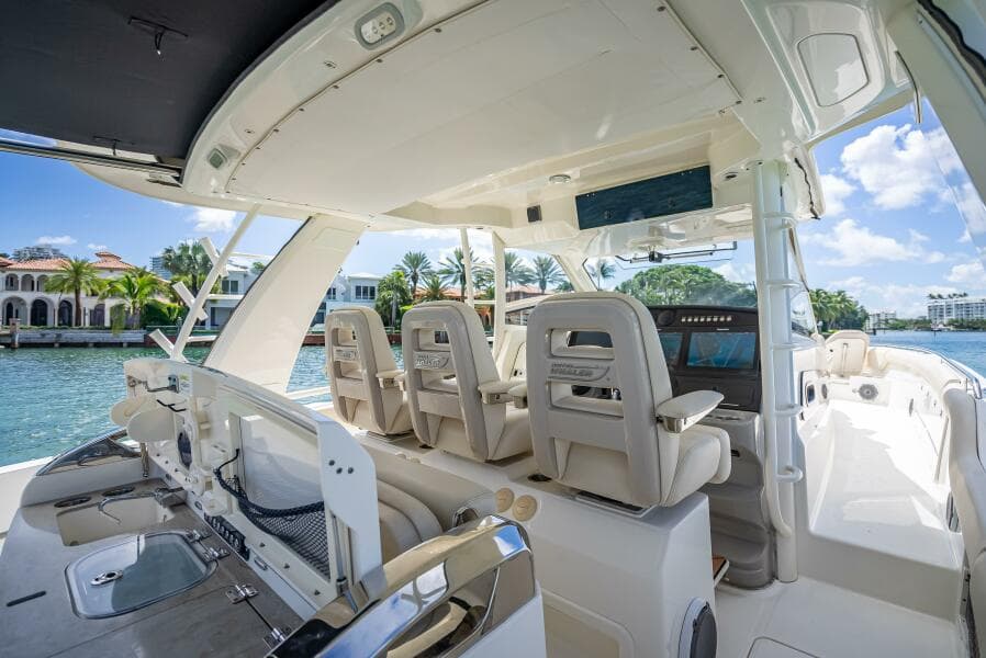 2016 Boston Whaler 
