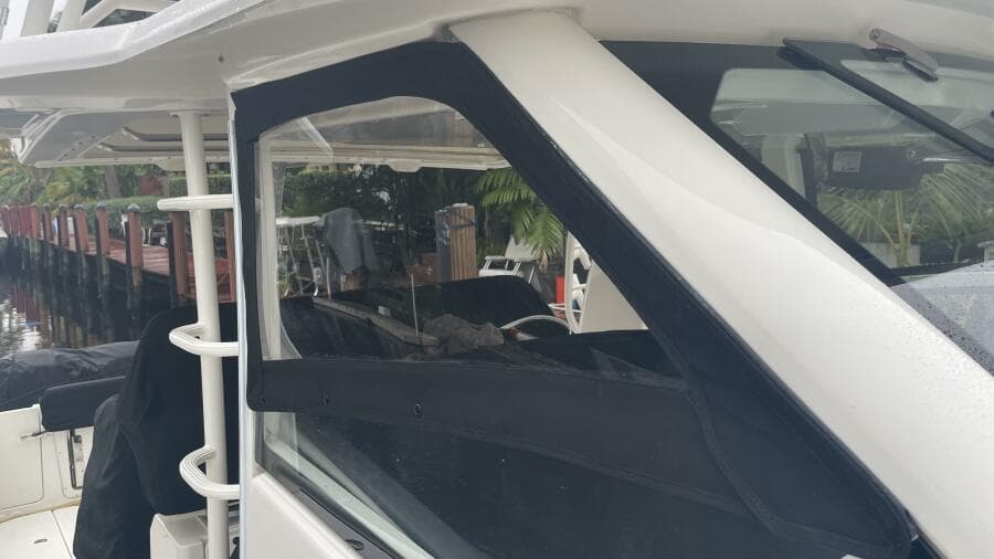 2016 Boston Whaler 