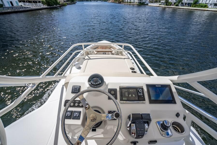 2016 Boston Whaler 