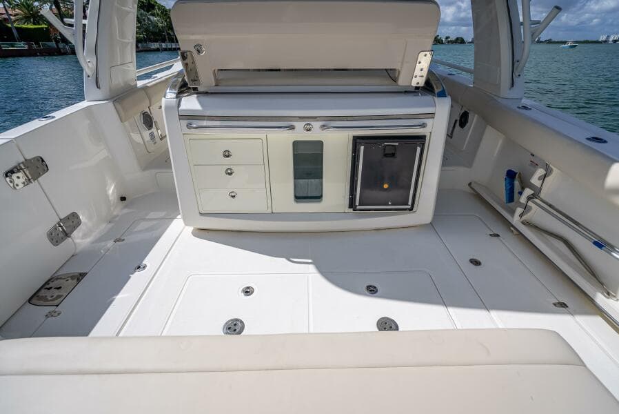 2016 Boston Whaler 