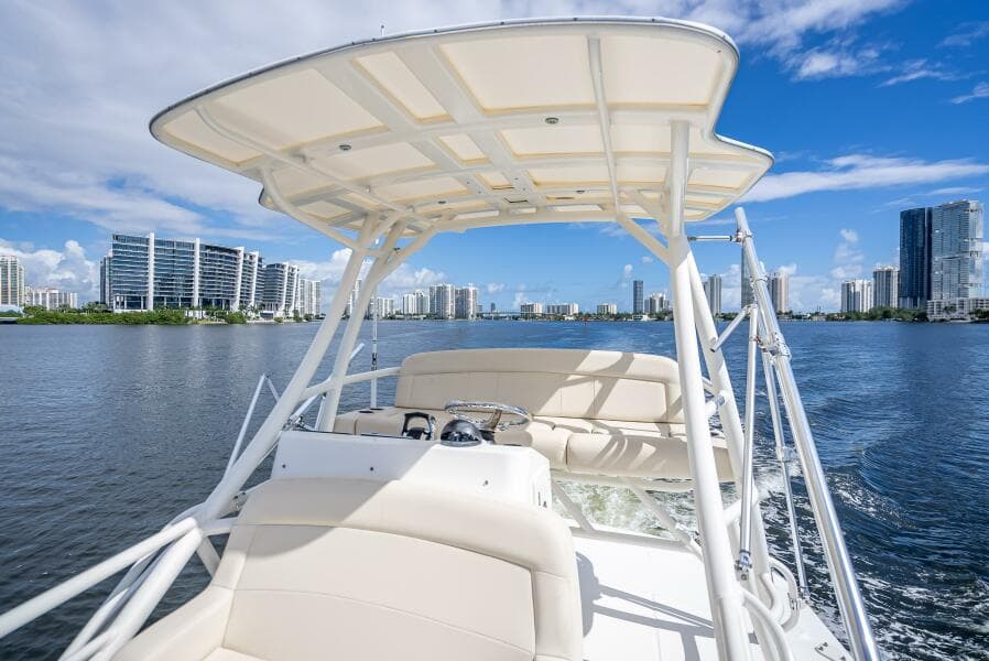 2016 Boston Whaler 