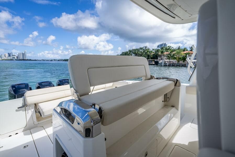 2016 Boston Whaler 