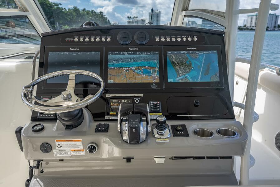 2016 Boston Whaler 