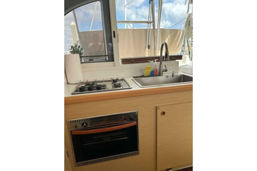 2012 Lagoon 380 S2