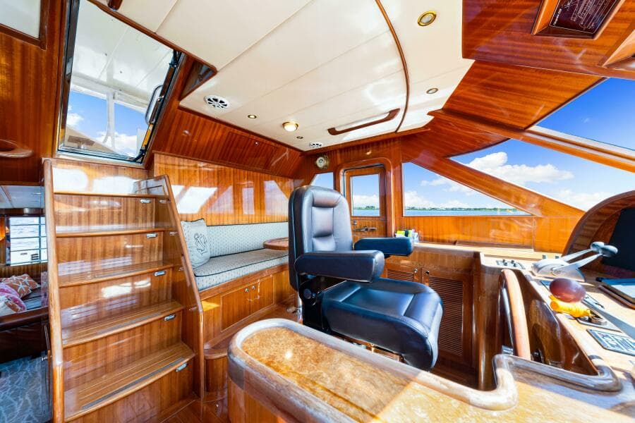 2007 Hampton 558 Pilothouse