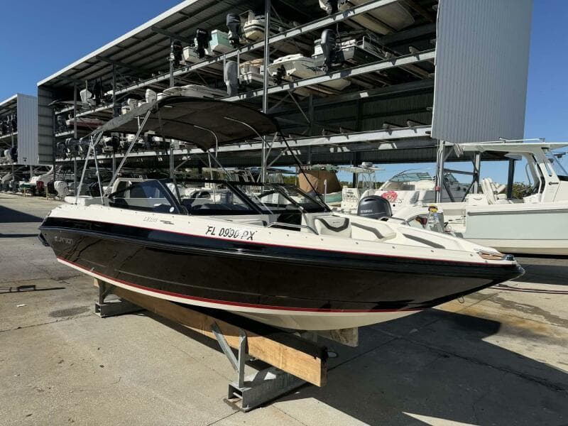 2015 Larson LX 225S IO