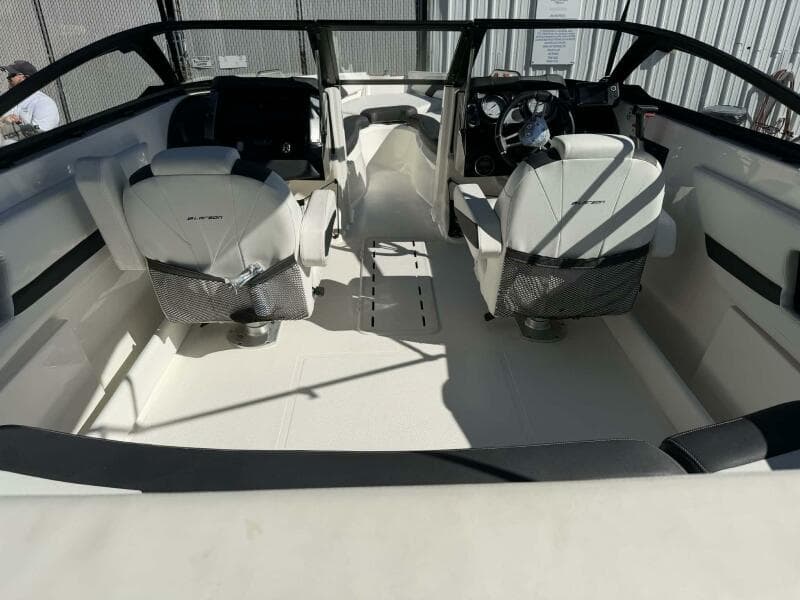 2015 Larson LX 225S IO
