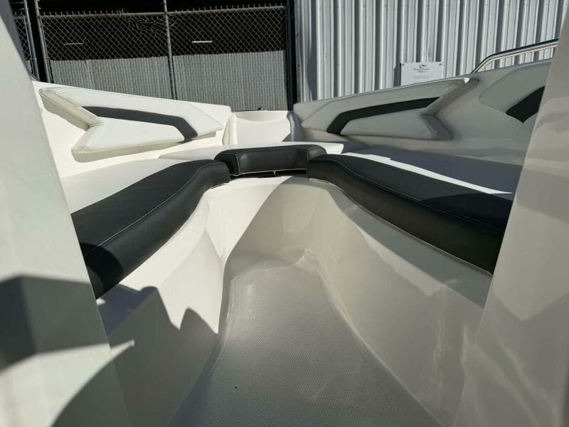 2015 Larson LX 225S IO