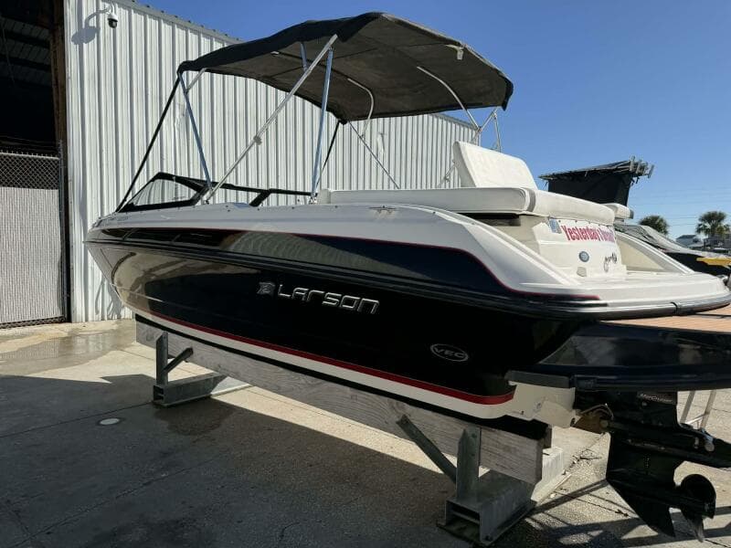 2015 Larson LX 225S IO