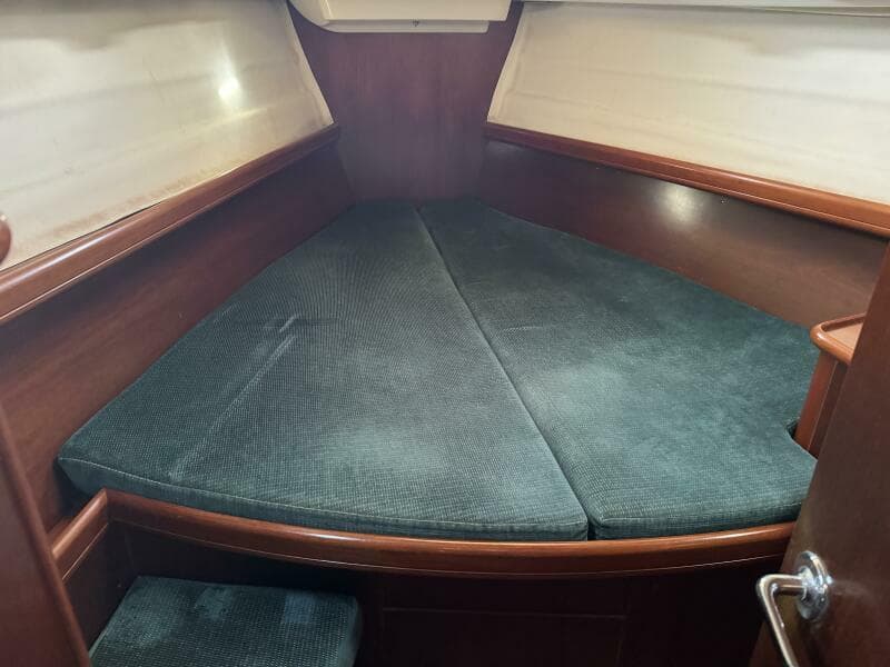 1999 Beneteau 381