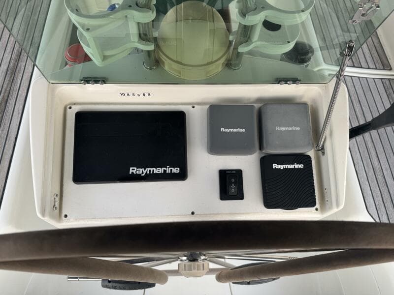 1999 Beneteau 381