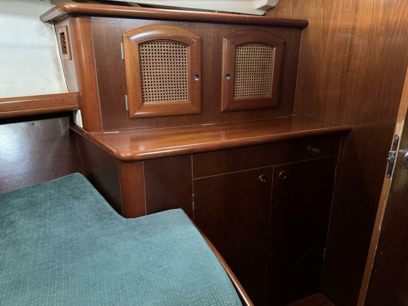 1999 Beneteau 381