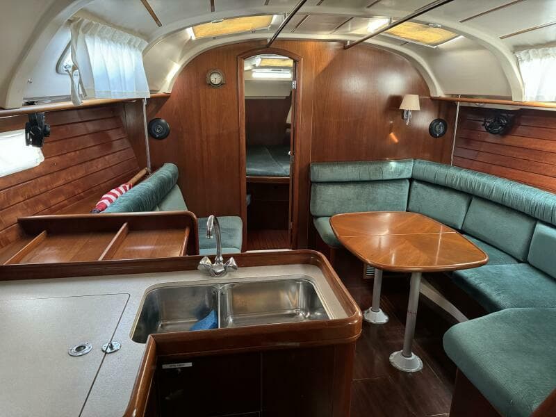 1999 Beneteau 381