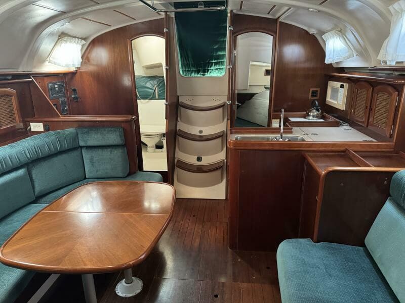 1999 Beneteau 381