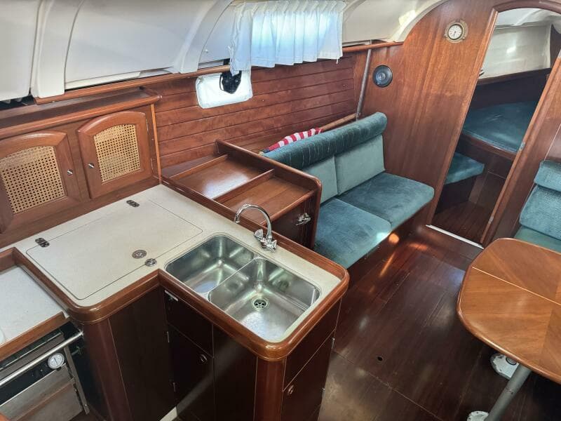 1999 Beneteau 381