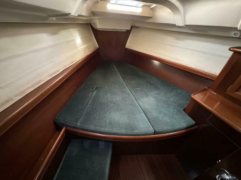 1999 Beneteau 381