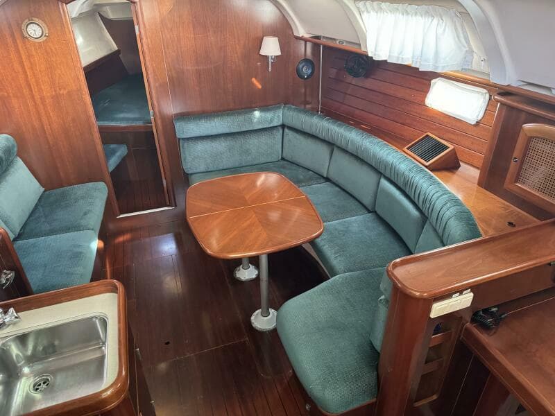 1999 Beneteau 381