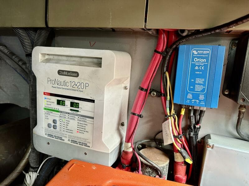 Sea Ray 48 LIFE IS GOOD TODAY - Engine Room