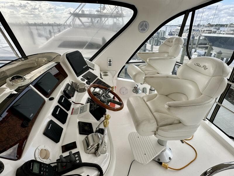 Sea Ray 48 LIFE IS GOOD TODAY - Flybridge Helm