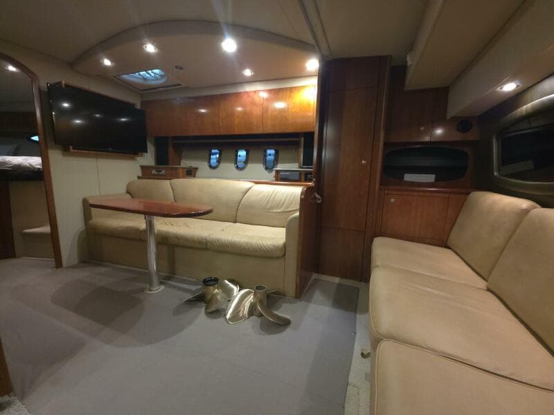 2008 Cruisers Yachts 